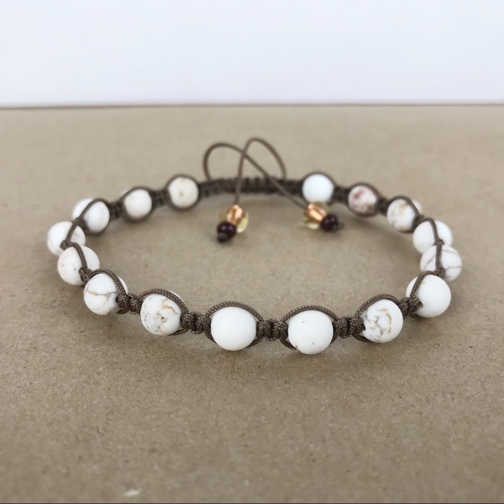 Handmade} Howlite Adjustable Bracelet - Picture 2 of 4